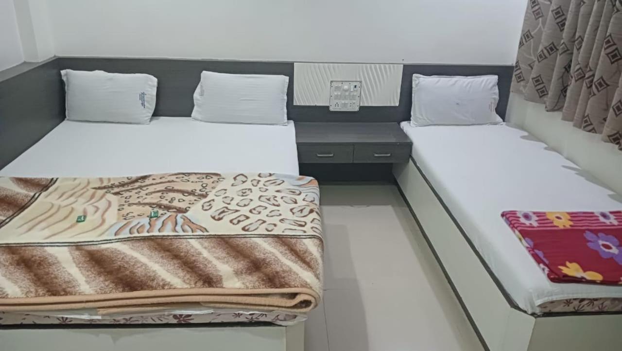 Hotel Shri Sai Darshan Shirdi Buitenkant foto