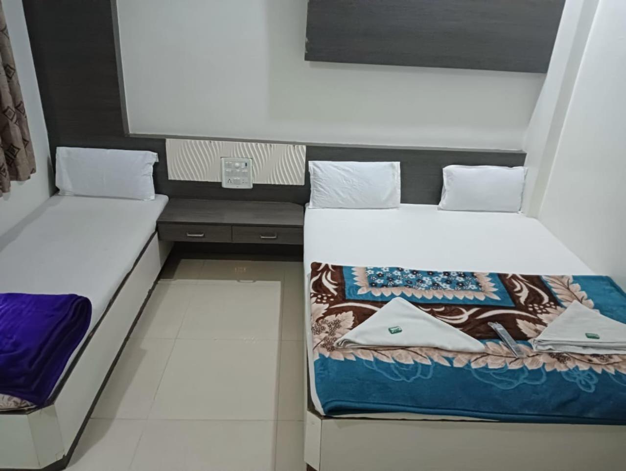 Hotel Shri Sai Darshan Shirdi Buitenkant foto