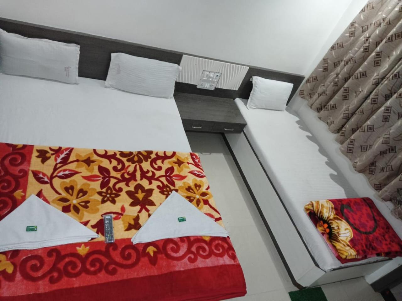 Hotel Shri Sai Darshan Shirdi Buitenkant foto