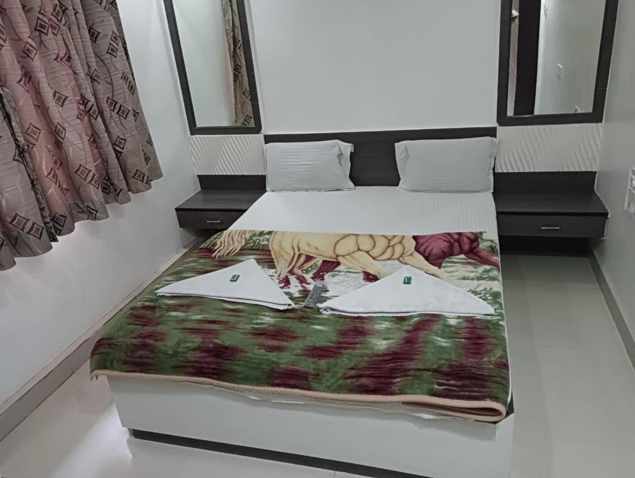 Hotel Shri Sai Darshan Shirdi Buitenkant foto