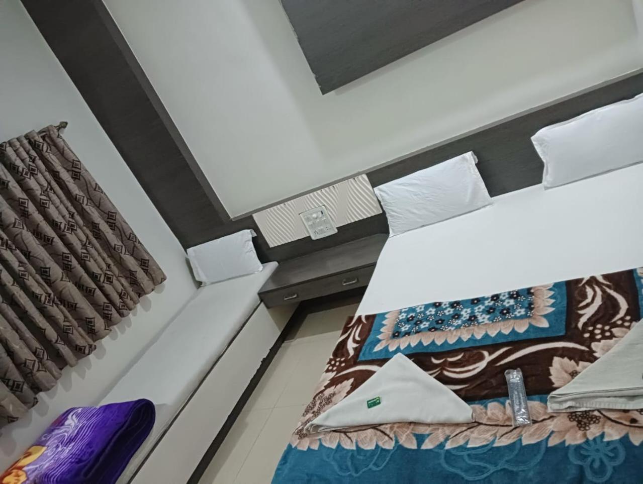 Hotel Shri Sai Darshan Shirdi Buitenkant foto