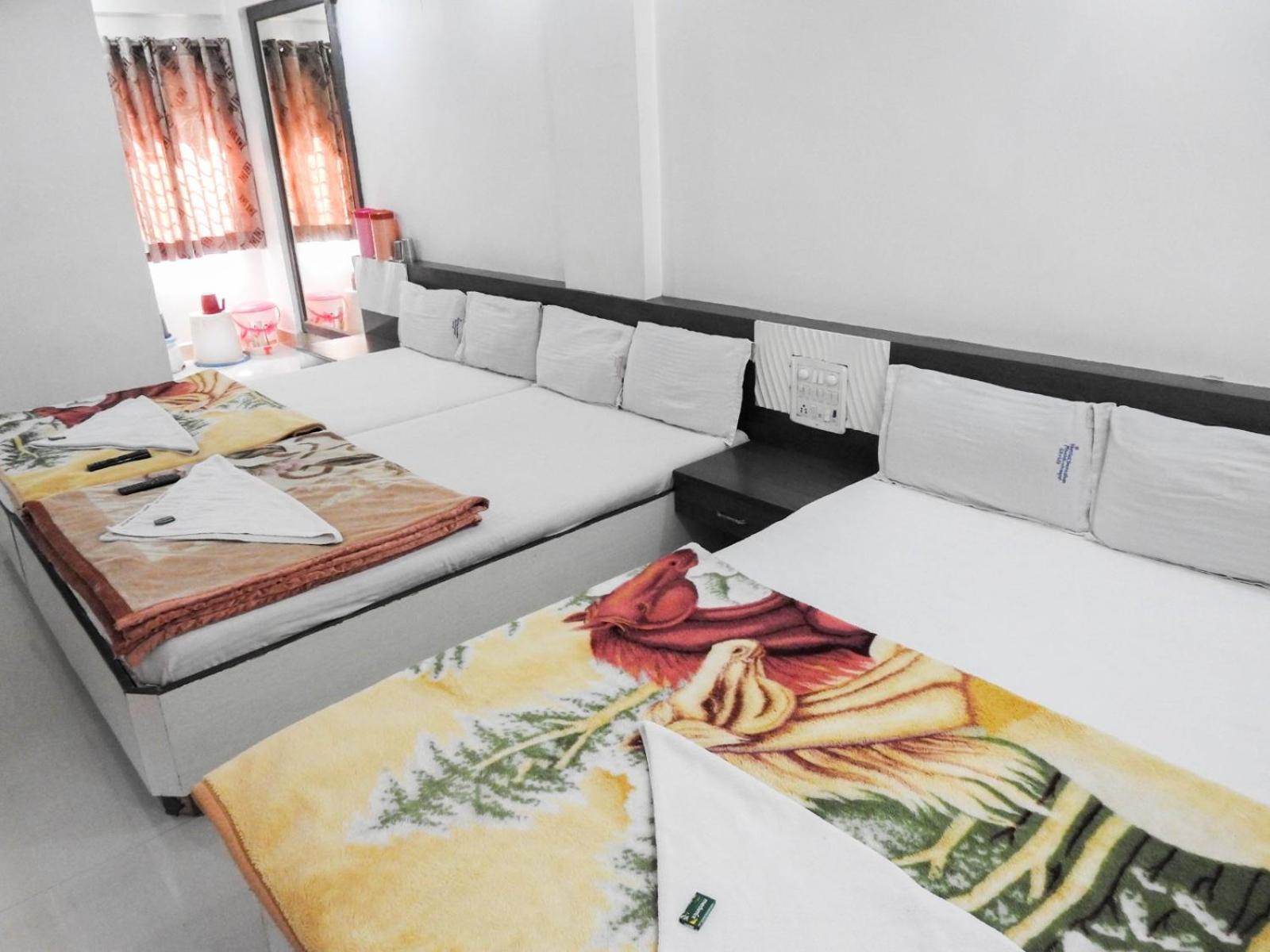 Hotel Shri Sai Darshan Shirdi Buitenkant foto